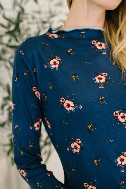 Something in the Air Lettuce Hem Longsleeve Top in Navy, jersey – alternate view 2
