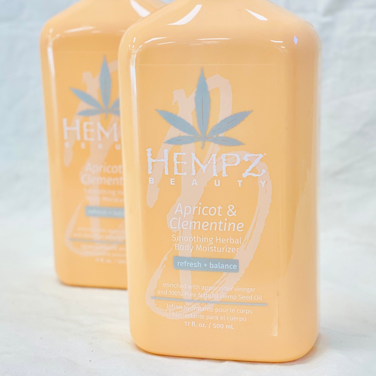 Enriched with 100% Pure Natural Hemp Seed Oil Paraben-Free, Gluten-Free, Cruelty-Free, 100% Vegan, Dye-Free, THC-Free Fragrance: Apricot & Clementine