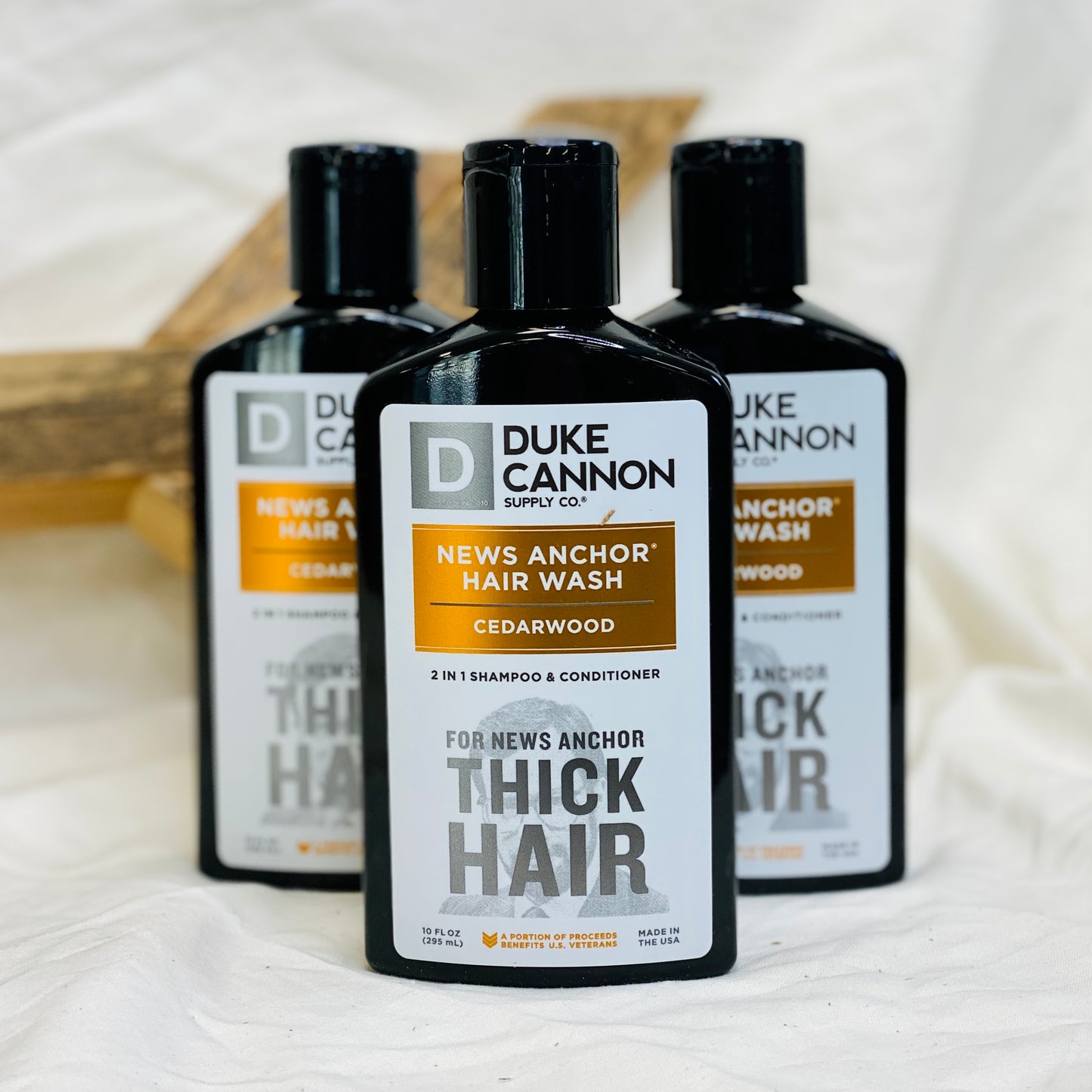 News Anchor 2-in-1 Hair Wash - Cedarwood shampoo & conditioner Duke Cannon