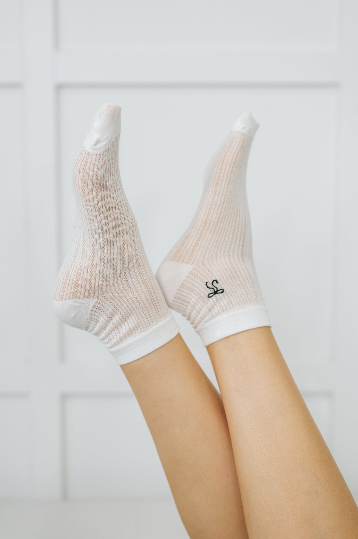 Cutesy Bow Detail Ankle Socks in sheer knit