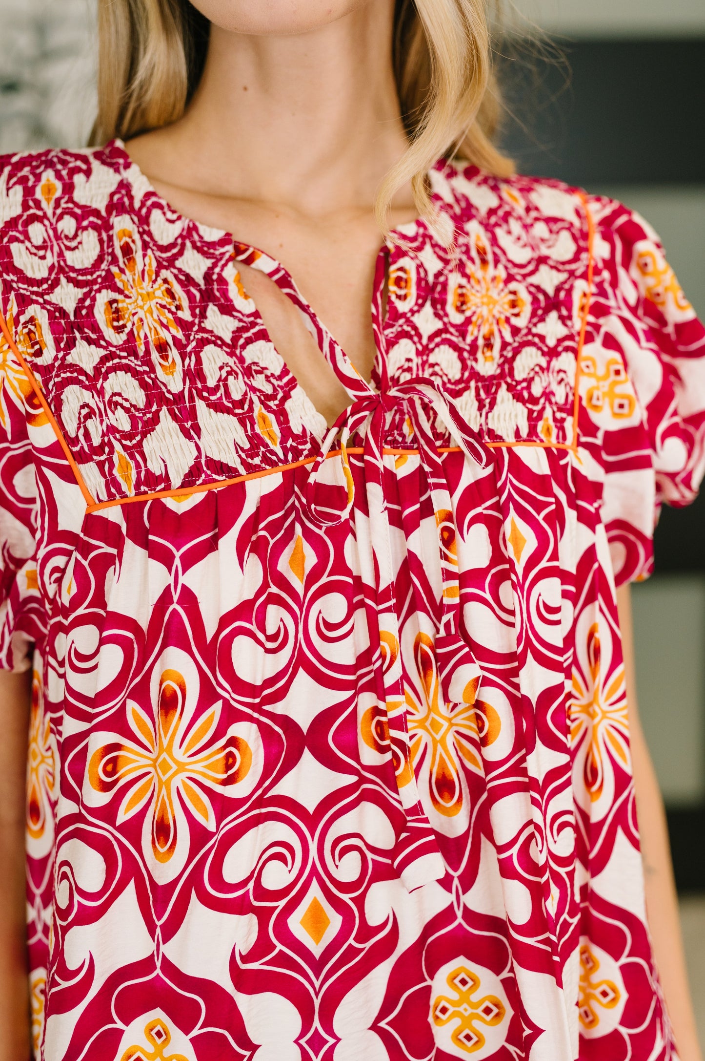 Don't You Go Away balloon sleeve dress in crinkle woven fabric – alternate view 2