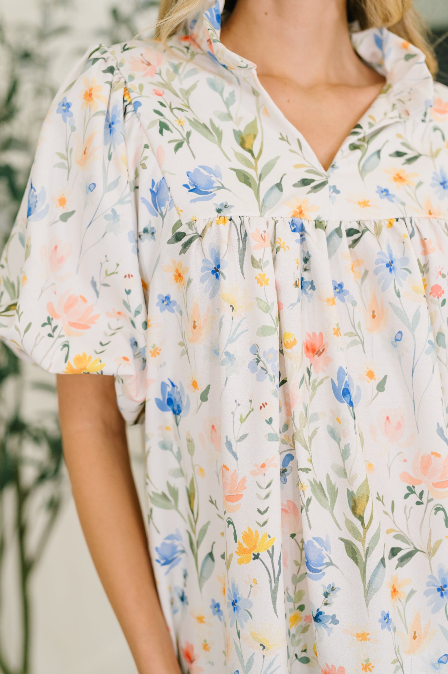 In All This Time notch neck floral blouse in crisp poplin fabric – alternate view 2