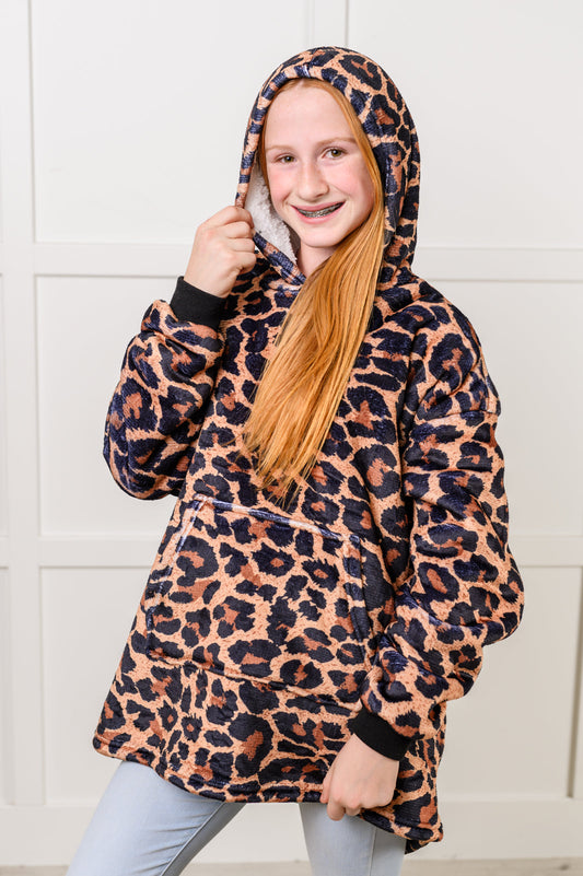 Kids Oversized Hoodie Blanket in Leopard, sherpa