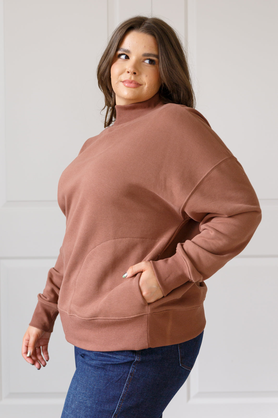 Make No Mistake Mock Neck Pullover in Cocoa, sweatshirt fleece – alternate view 6