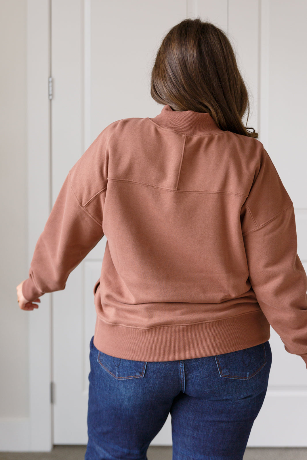 Make No Mistake Mock Neck Pullover in Cocoa, sweatshirt fleece – alternate view 8