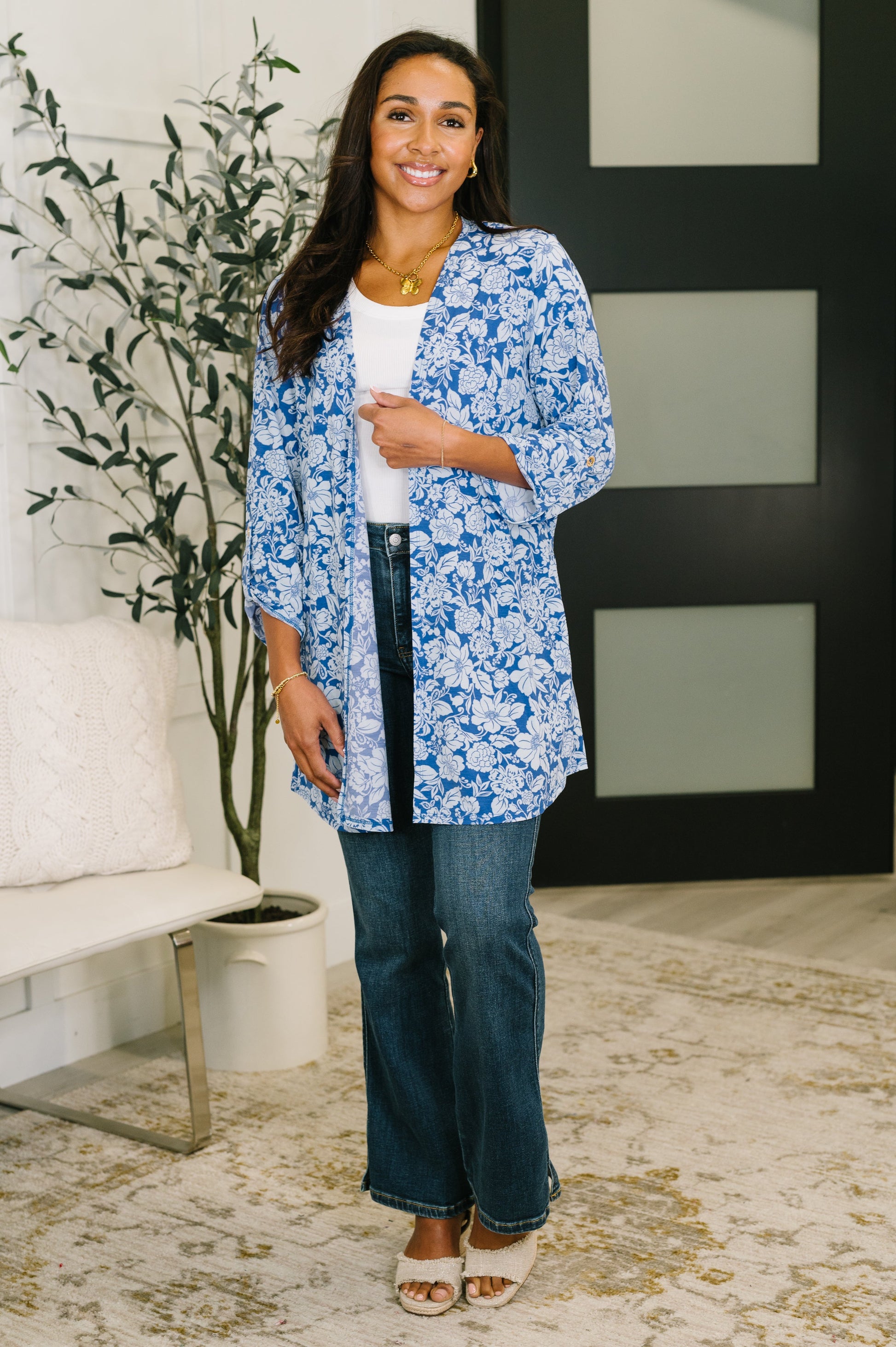 Lizzy cardigan in blue and white floral print – alternate view 3