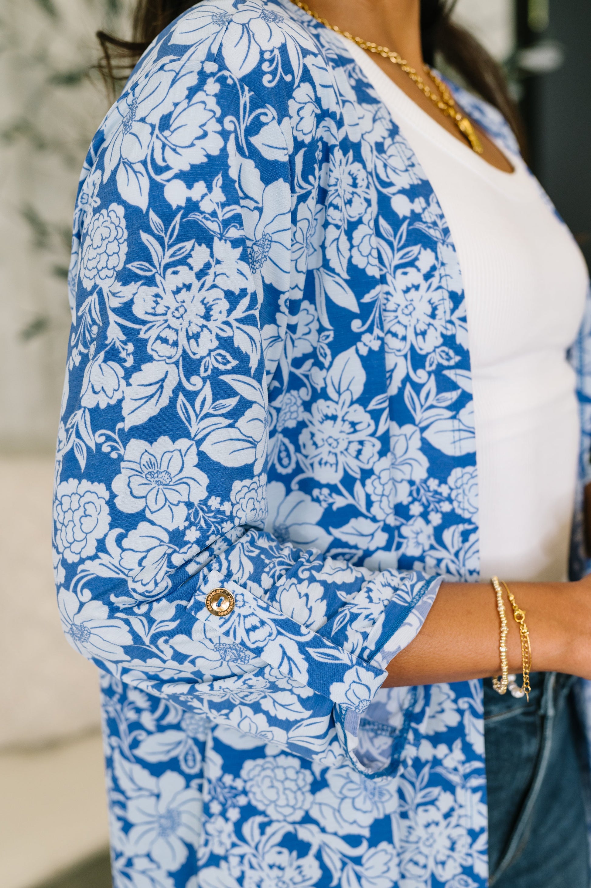 Lizzy cardigan in blue and white floral print – alternate view 2