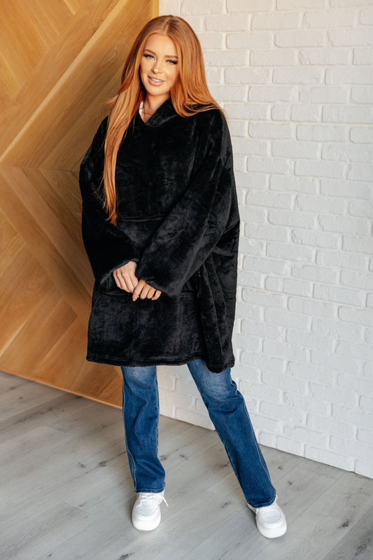 Oversized Velour Blanket Hoodie in Black, sherpa