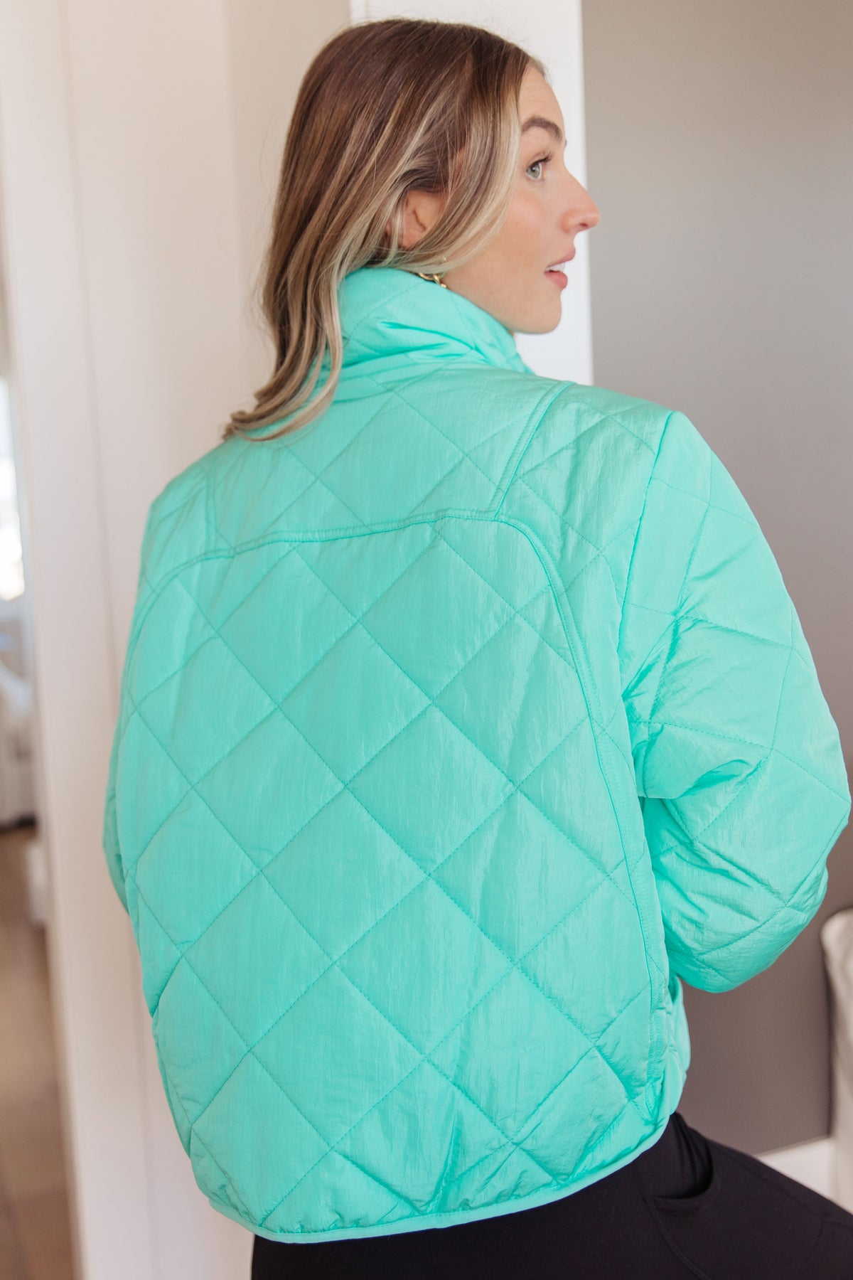 Slightly Distracted Puffer Jacket in quilted woven – alternate view 10