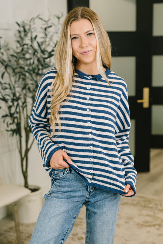 Won't Be Long Collared Sweater Button Down in Navy, knit