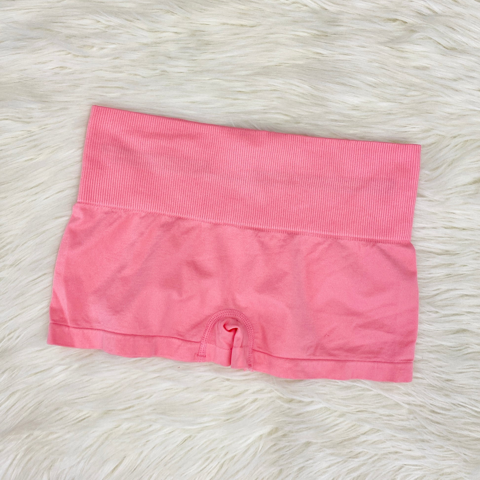 The wider side panels offer additional coverage and support, making them suitable for various activities and lifestyles. Whether you're going to work, hitting the gym, or simply lounging at home, these panties will keep you comfortable and confident throughout the day.