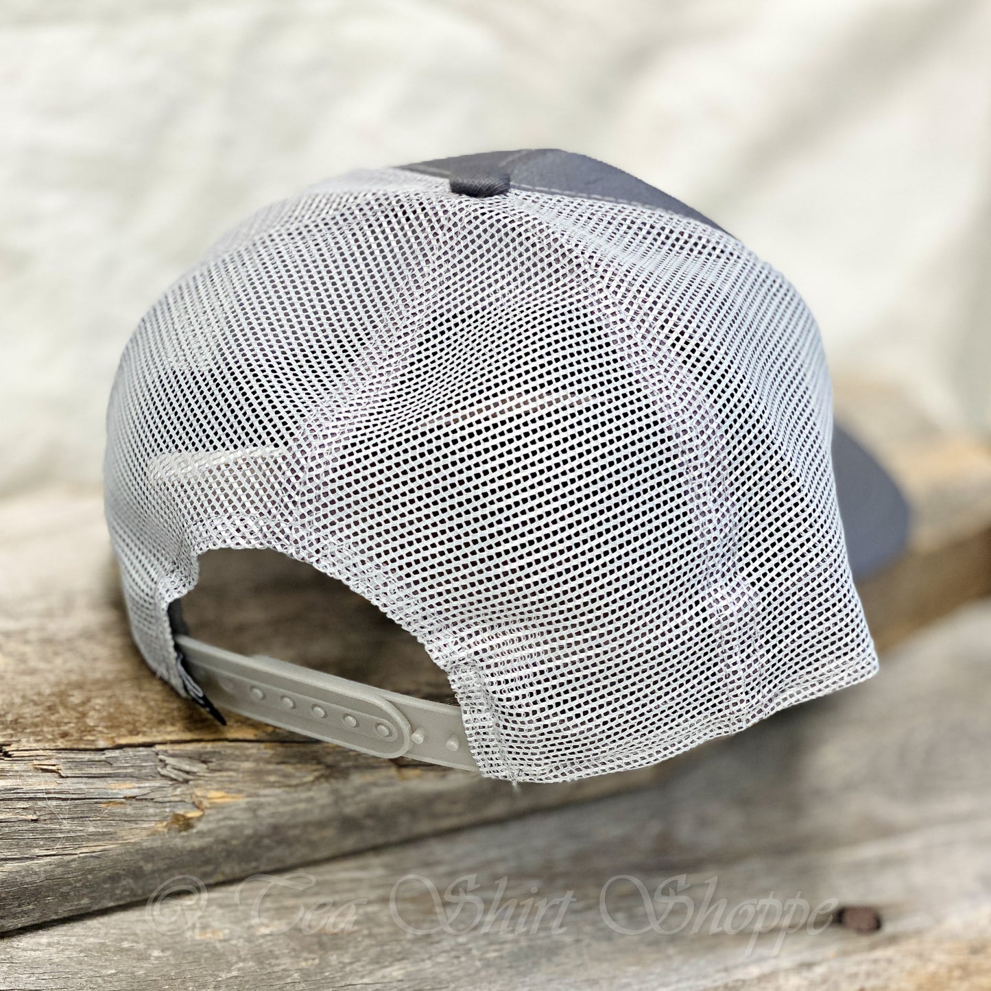 The nylon mesh back of the cap provides ventilation to keep you cool and comfortable even on hot and humid days. Its structured, six-panel design and low-profile shape give it a sleek and sophisticated look that will complement any casual or formal outfit.