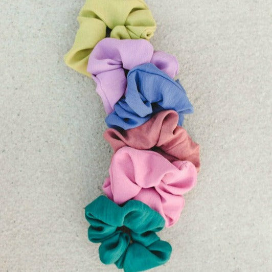 Hold Your hair up in style with this scrunchie!