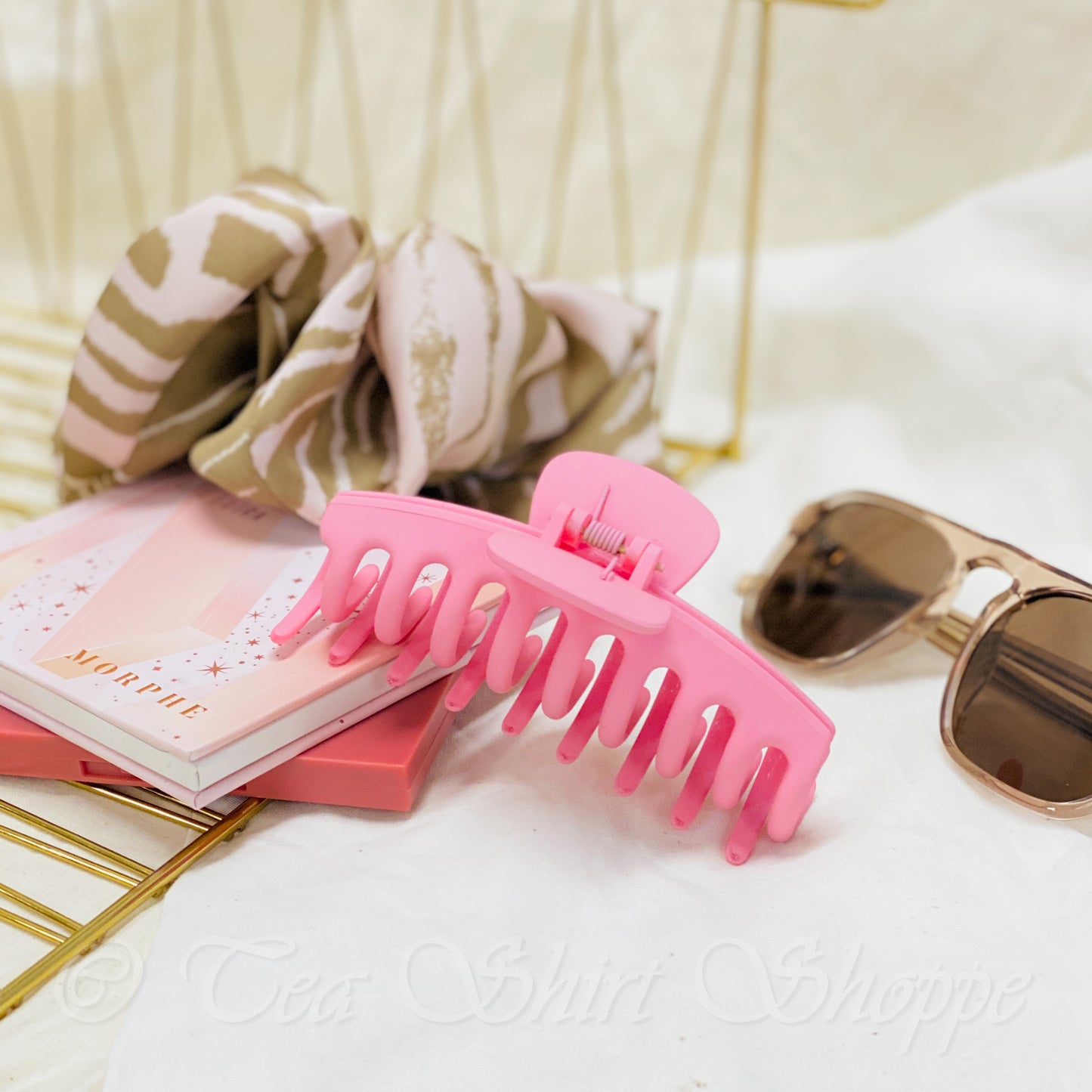 pink claw clip